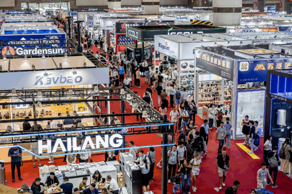138e Foire de Canton : le saut de la Chine dans les chaînes de valeur mondiales avec l’IA et les robots 138e Foire de Canton : le saut de la Chine dans les chaînes de valeur mondiales avec l'IA et les robots