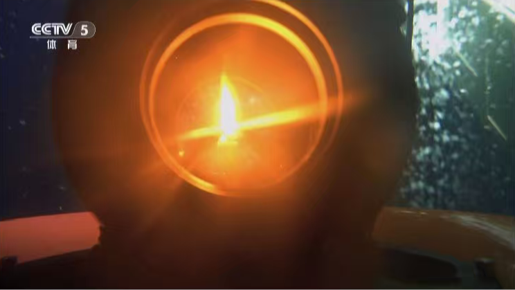 La flamme allume les 15èmes Jeux Nationaux à Guangzhou