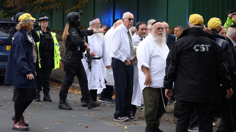 Attaque à la synagogue de Manchester : deux morts, suspect abattu Attaque à la synagogue de Manchester : deux morts, suspect abattu