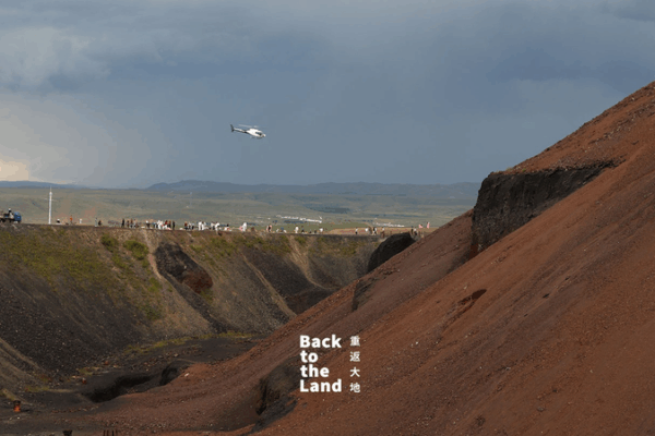 Quand le temps se transforme en pierre : la merveille volcanique d’Ulanqab Quand_le_temps_se_transforme_en_pierre___la_merveille_volcanique_d_Ulanqab