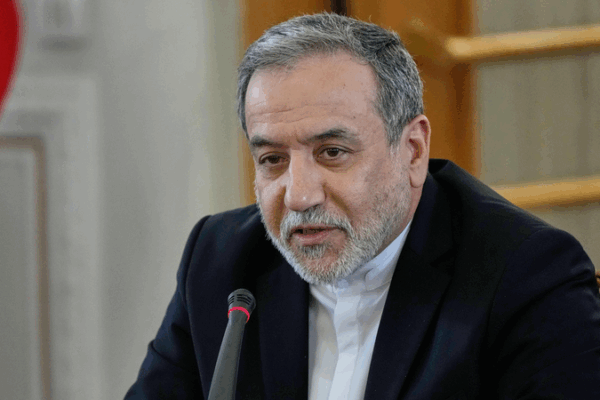 L’Iran se dit ouvert à des pourparlers nucléaires ‘justes et équilibrés’ avec Washington L'Iran se dit ouvert à des pourparlers nucléaires 'justes et équilibrés' avec Washington