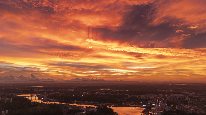 Le typhon Matmo rugit vers la côte sud de la Chine continentale