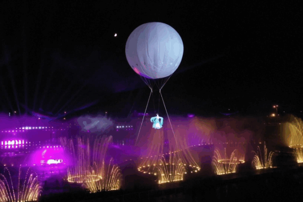Spectaculaire fontaine musicale illumine le ciel nocturne de Shenyang Spectaculaire_fontaine_musicale_illumine_le_ciel_nocturne_de_Shenyang video poster