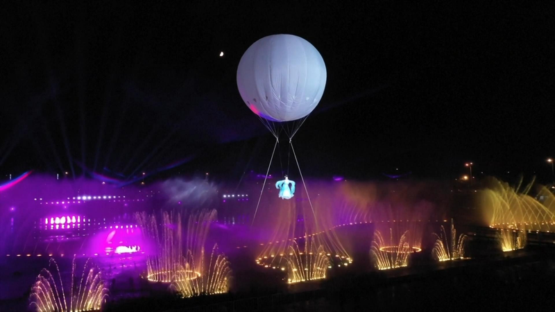 Spectaculaire_fontaine_musicale_illumine_le_ciel_nocturne_de_Shenyang video poster