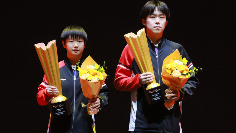 Sun_Yingsha___Wang_Chuqin_triomphent_en_doubles_mixtes_au_WTT_China_Smash