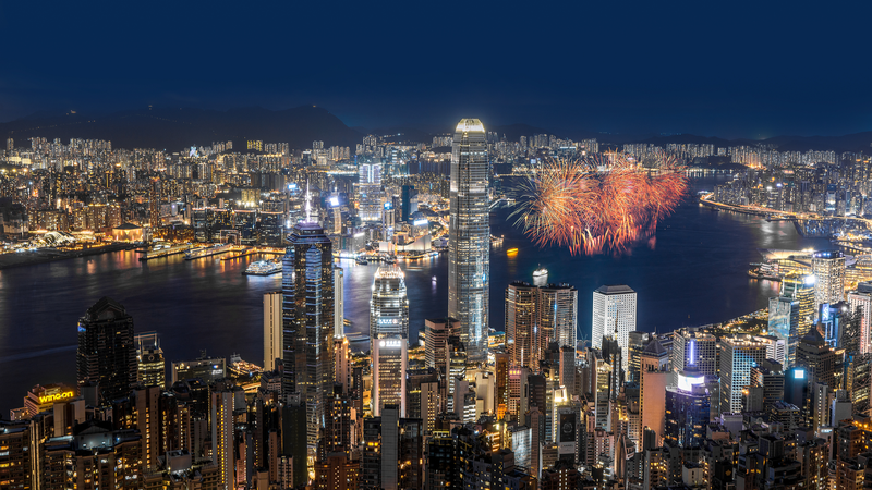 Spectaculaire spectacle de drones et feux d’artifice à Hong Kong pour la fête nationale Spectaculaire spectacle de drones et feux d'artifice à Hong Kong pour la fête nationale video poster