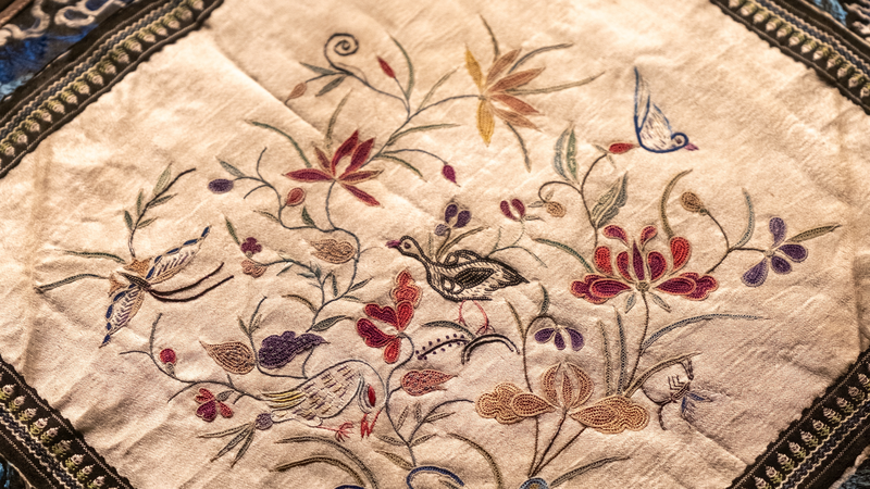 Moments Faits Main : La Magie Quotidienne des Rituels Textiles Féminins
