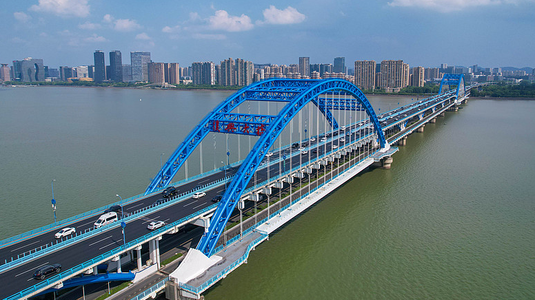 Le pont Fuxing de Hangzhou : Grâce à deux arches sur le Qiantang video poster