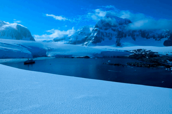 Explosion de suintements de méthane en Antarctique, alimentant les craintes climatiques Explosion de suintements de méthane en Antarctique, alimentant les craintes climatiques