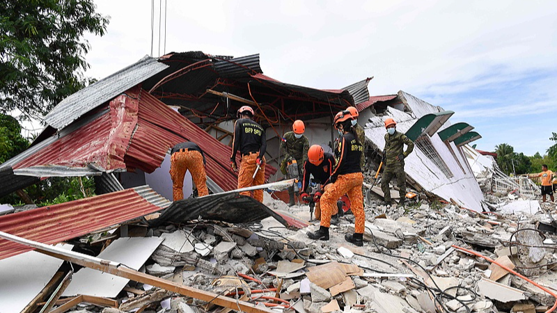 Un puissant tremblement de terre de magnitude 6,9 frappe Cebu : le bilan s'élève à 69 morts