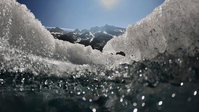 Les glaciers suisses perdent 3% de leur masse glaciaire après de faibles chutes de neige et une vague de chaleur Les glaciers suisses perdent 3% de leur masse glaciaire après de faibles chutes de neige et une vague de chaleur