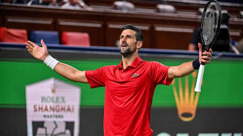 Djokovic lutte contre les soucis sur le court pour affronter le géant-tueur Vacherot à Shanghai Djokovic lutte contre les soucis sur le court pour affronter le géant-tueur Vacherot à Shanghai