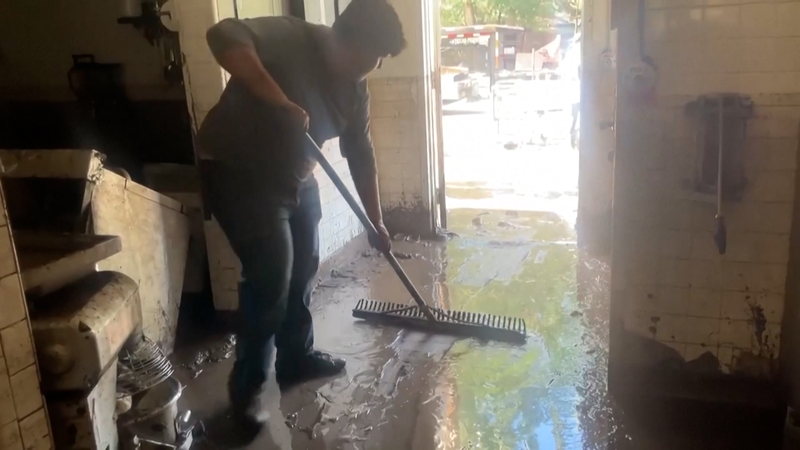 L’assurance inondation aux États-Unis suspendue en raison de la fermeture, menaçant les propriétaires de maisons en Floride L'assurance inondation aux États-Unis suspendue en raison de la fermeture, menaçant les propriétaires de maisons en Floride video poster