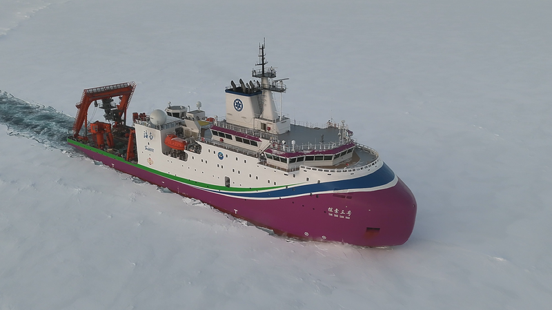 Le navire brise-glace de la Chine mène des plongées habitées profondes dans l'Arctique