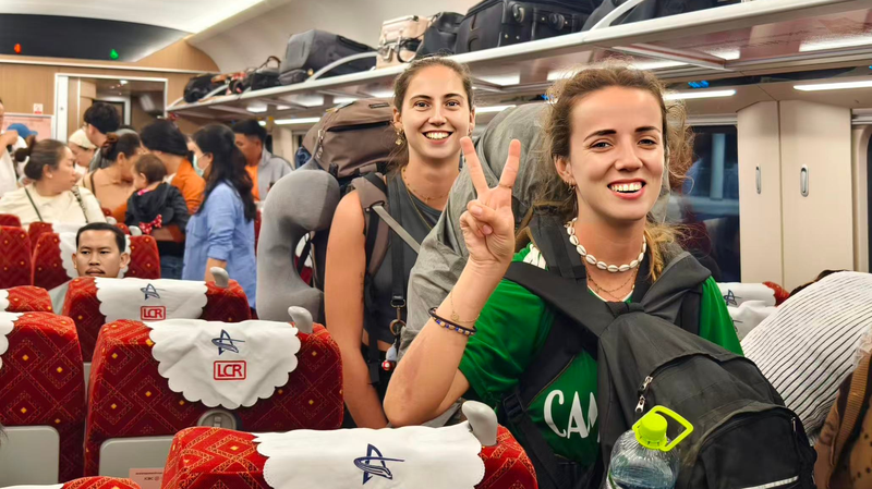 La ligne ferroviaire Chine-Laos atteint 600 000 passagers transfrontaliers, renforçant les liens régionaux La ligne ferroviaire Chine-Laos atteint 600 000 passagers transfrontaliers, renforçant les liens régionaux video poster