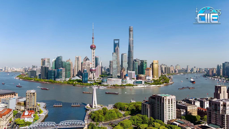 Lujiazui : Le pouls financier de Shanghai au bord de la rivière Huangpu video poster
