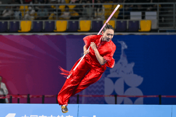 Jour 2 de Wushu : Triple médaille d'or de Yao Yang aux 15es Jeux Nationaux du continent chinois