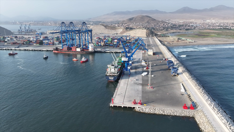 Le mégaport de Chancay au Pérou célèbre son premier anniversaire et vise le leadership dans le Pacifique video poster