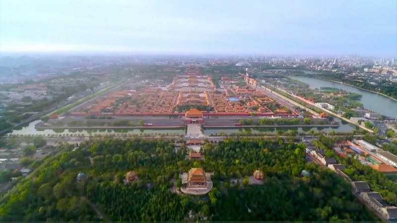 Xi Jinping présente le roi de Thaïlande à l'Axe central de Pékin video poster