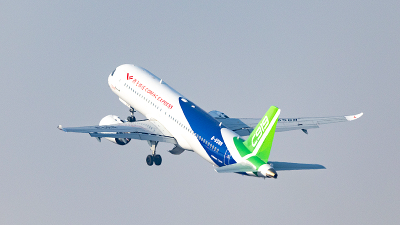 Salon aéronautique de Dubai 2025 dévoile des technologies de pointe et le début du C919 au Moyen-Orient video poster