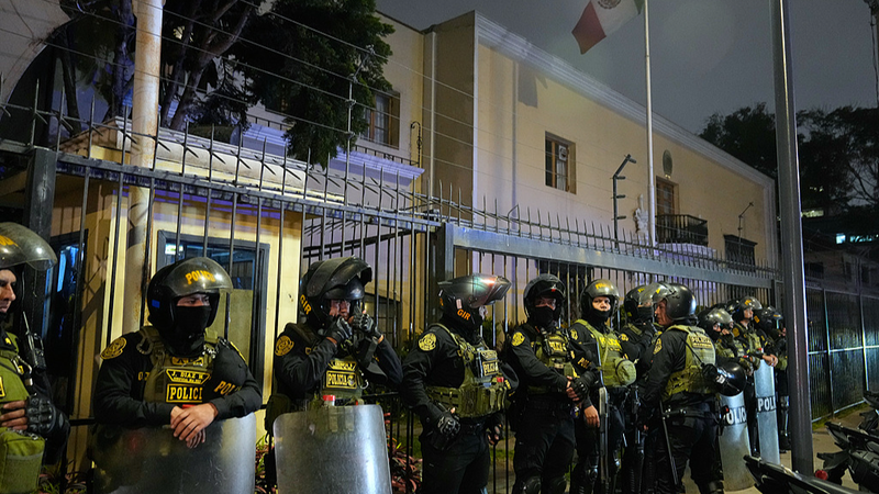 Le Pérou coupe les liens diplomatiques avec le Mexique après un différend sur l'asile