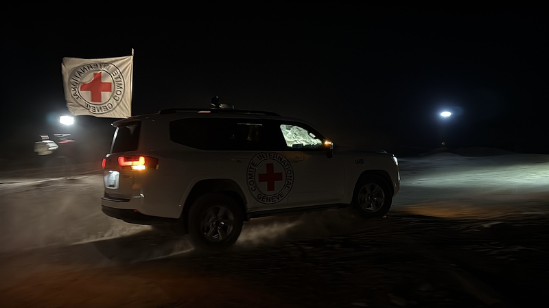 La trêve de Gaza tendue alors que le Hamas rend les corps de trois otages