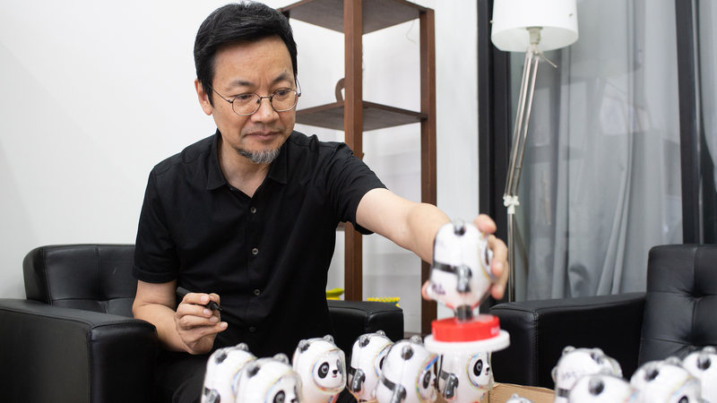 De Bing Dwen Dwen à Porteur de flambeau : Le voyage olympique de Cao Xue