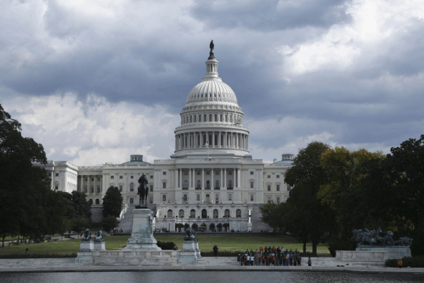 La fermeture des États-Unis atteint le jour 35 avec le Capitole dans l'incertitude video poster