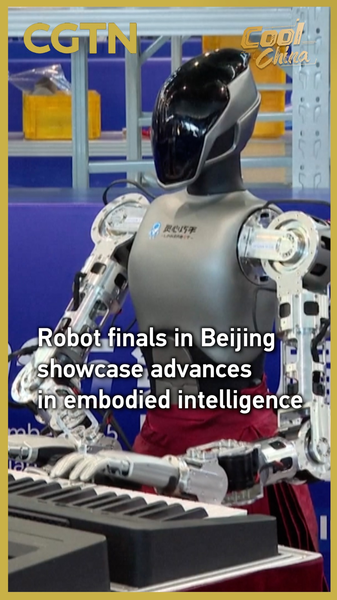 Les finales des robots de Pékin mettent en valeur les avancées de l'intelligence incarnée video poster