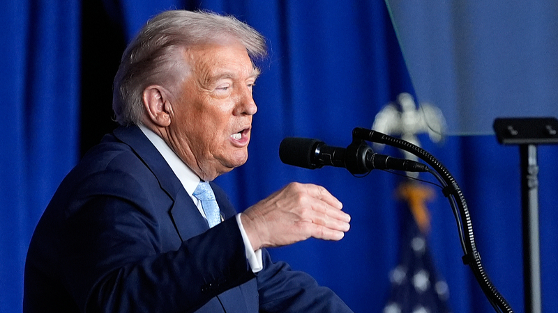 La BBC va combattre le procès d'un milliard de dollars de Trump concernant le documentaire édité du 6 janvier