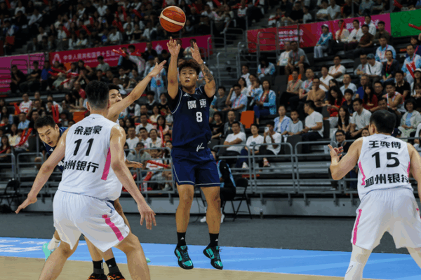 Guangdong écrase Zhejiang 93-65, en tête du groupe aux 15èmes Jeux Nationaux