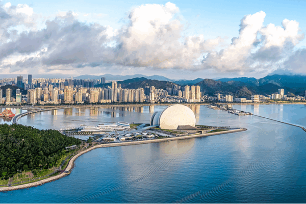 Le Grand Théâtre de Zhuhai en forme de coquillage brille aux 15es Jeux Nationaux video poster