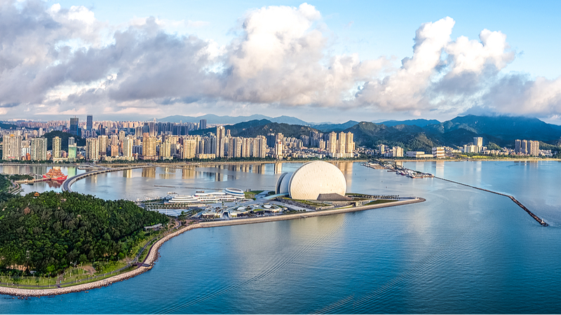 Le Grand Théâtre de Zhuhai en forme de coquillage brille aux 15es Jeux Nationaux video poster