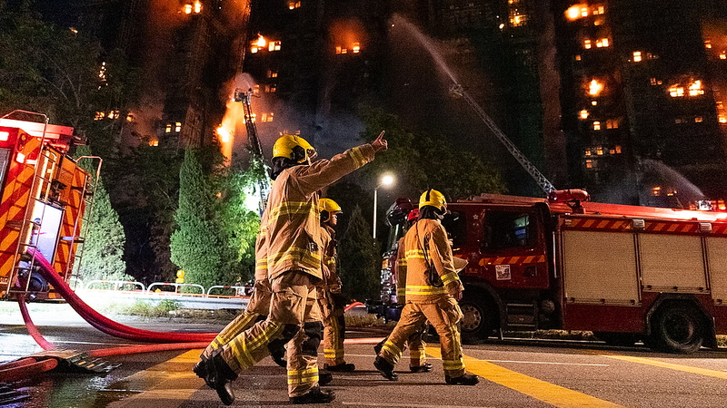 Un incendie mortel à Wang Fuk Court à Hong Kong désormais maîtrisé