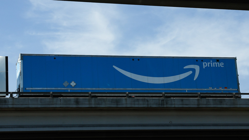 La FAA enquête sur Amazon après qu'un drone de livraison ait sectionné un câble internet au Texas