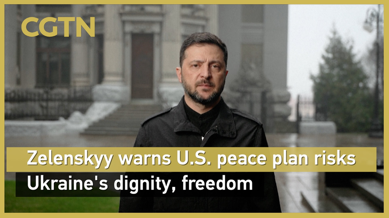 Zelenskyy avertit que le plan de paix américain menace la dignité de l'Ukraine video poster