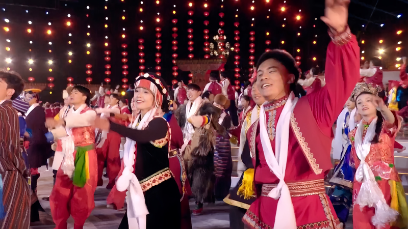 La_culture_folk_du_Xizang_rencontre_la_danse_urbaine_dans_une_fusion_virale video poster