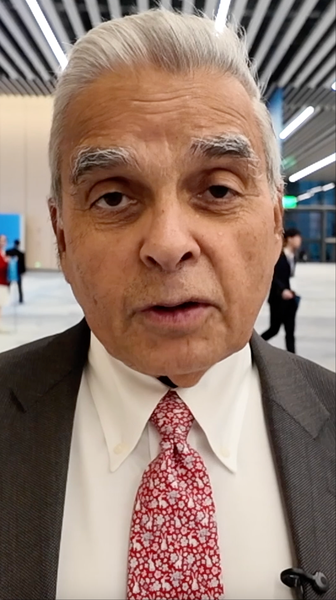 Le_chercheur_singapourien_salue_l_exposition_des_importations_de_la_Chine_comme_un_exemple_mondial video poster