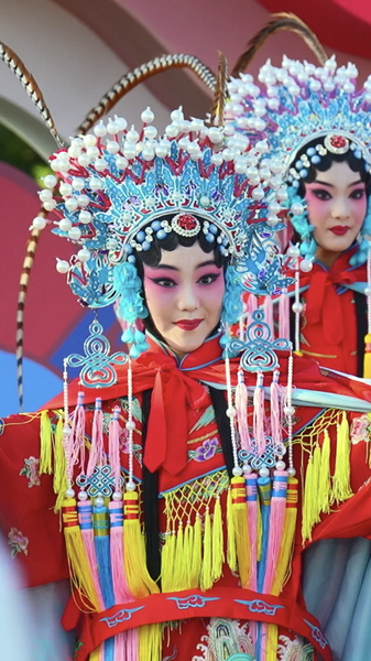 Nouvelles Voix du Jeune Phénix : Le Premier Gala d'Opéra pour Enfants de CMG Débute video poster