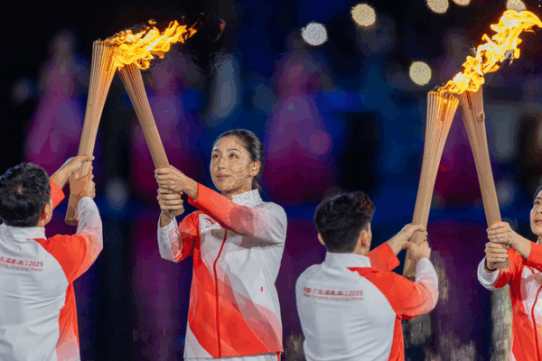 Torche écologique imprimée en 3D illumine les 15èmes Jeux à Guangdong video poster