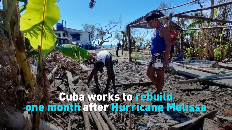 Un mois après l'ouragan Melissa, la reconstruction de Cuba continue video poster