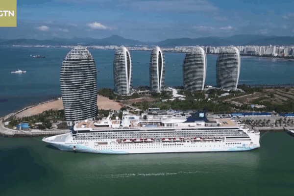 L'appel inaugural de Norwegian Spirit à Sanya établit un nouveau record de visiteurs internationaux video poster