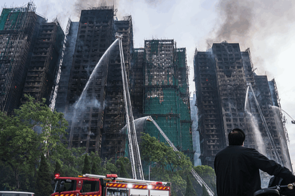 Hong Kong s'unit après l'incendie de Tai Po