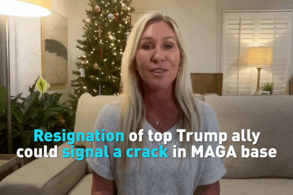 Un allié clé de Trump démissionne : la base MAGA se fracture-t-elle ? video poster