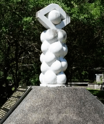Monument de la Bataille de Taroko : Hommage à la Résistance Truku dans l'Est de Taiwan video poster