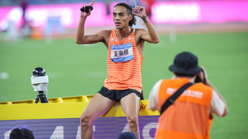 Xi bat le record du 800m alors que Gong Lijiao remporte un cinquième titre au lancer du poids