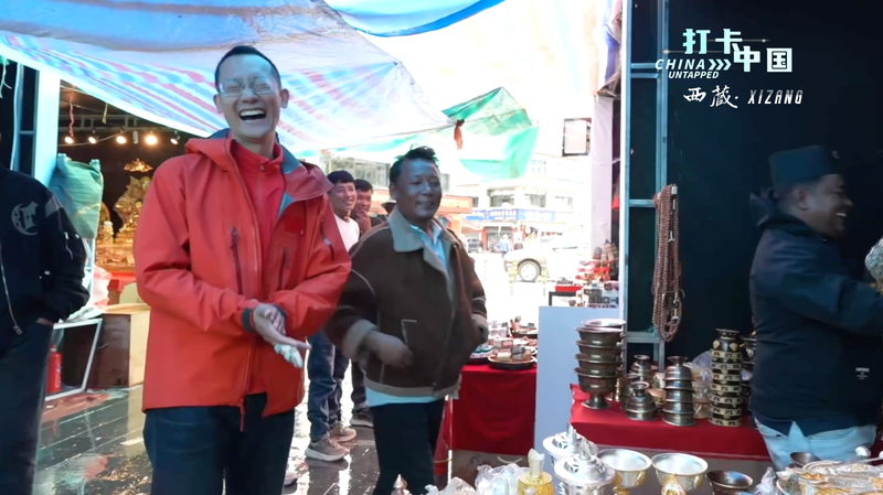 Shigatse : Carrefour commercial himalayen reliant le Népal et le Bhoutan video poster