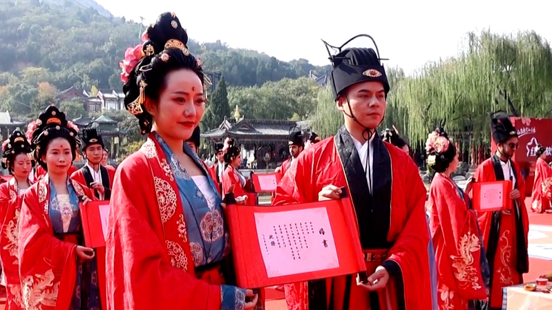 Grand mariage Hanfu à Xi'an rassemble des couples du monde entier video poster