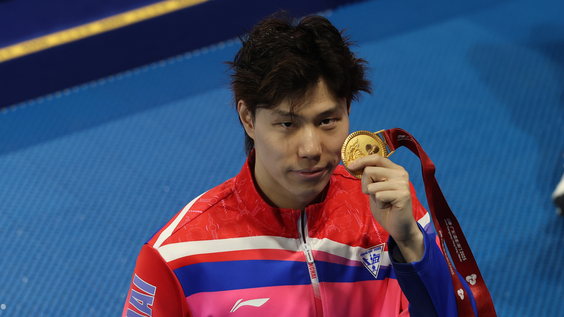 Qin Haiyang et Xu Jiayu dominent la natation aux 15e Jeux Nationaux à Shenzhen