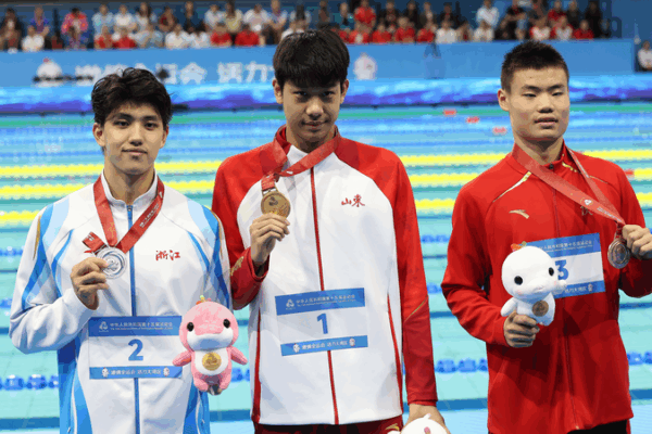 Zhang_Zhanshuo_du_Shandong_domine_le_1500m_nage_libre_aux_Jeux_Nationaux